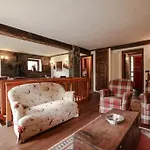 아파트 Monte Bianco Elegant Courmayeur *
