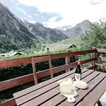 Monte Bianco Elegant Courmayeur 아파트 *