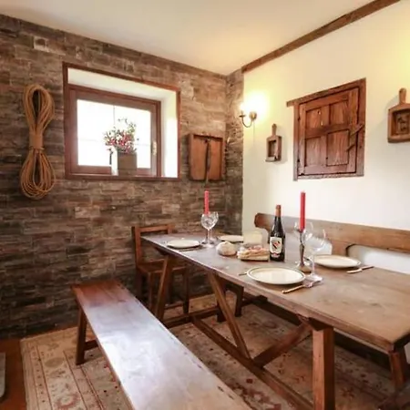 Monte Bianco Elegant Courmayeur Apartment Pre-Saint-Didier